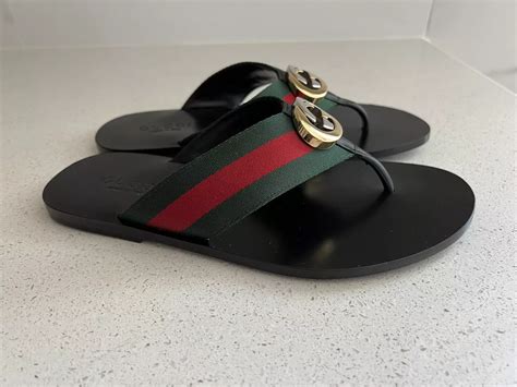 gu gucci flip flops